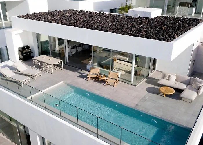 Jan With Heated Pool * Адехе