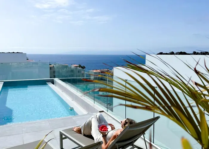 Jan With Heated Pool Адехе